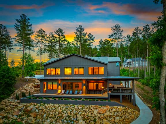 Lake Keowee House - A Luxury Lakeside Retreat - Image 5